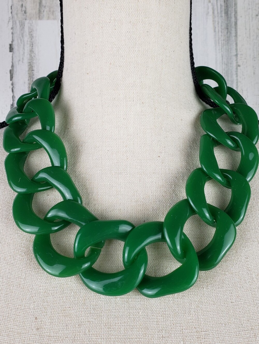 Bold Green Resin Link Necklace - Women Jewelry